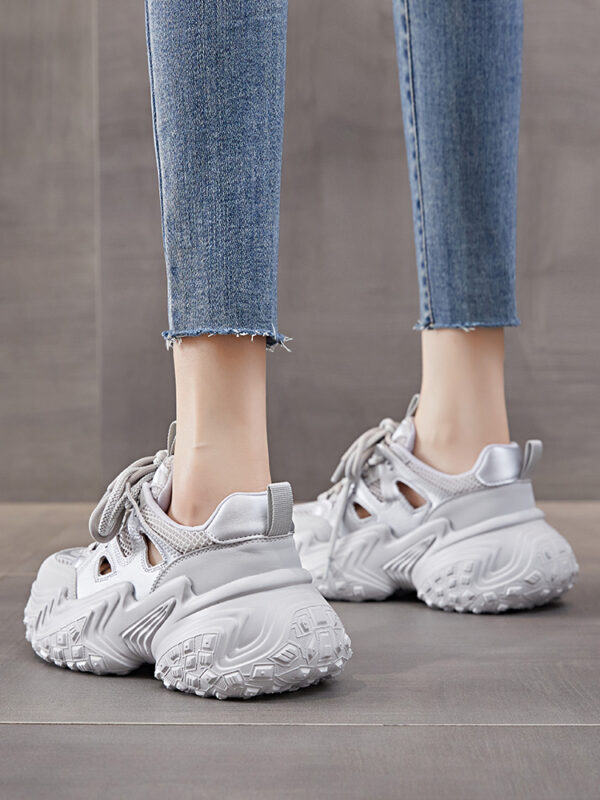 Sandales Baotou Pour Femmes,Nouvelles D'été,À Plateforme,Respirantes Avec Motifs Découpés,Style "Daddy Shoes",Couleur Argent – Image 2