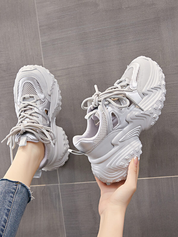 Sandales Baotou Pour Femmes,Nouvelles D'été,À Plateforme,Respirantes Avec Motifs Découpés,Style "Daddy Shoes",Couleur Argent – Image 4