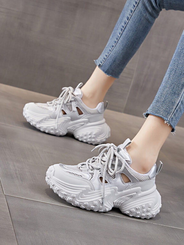 Sandales Baotou Pour Femmes,Nouvelles D'été,À Plateforme,Respirantes Avec Motifs Découpés,Style "Daddy Shoes",Couleur Argent – Image 3