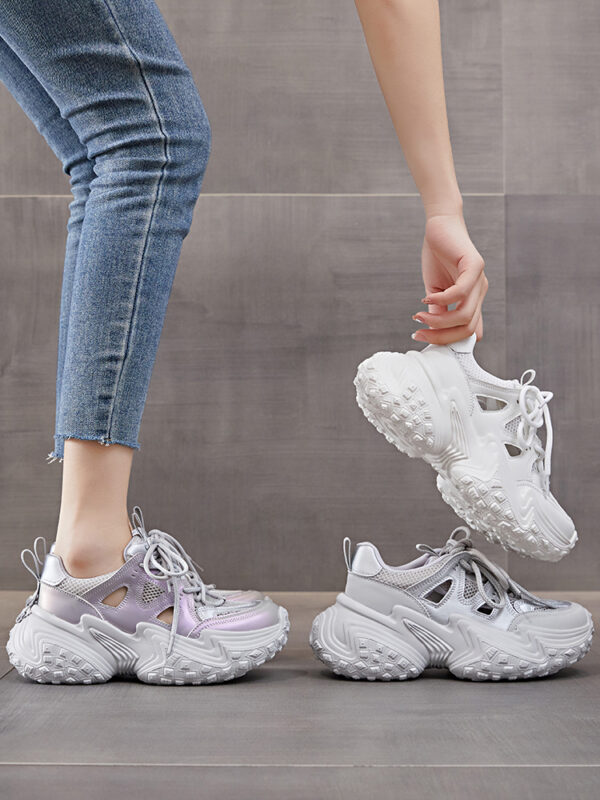 Sandales Baotou Pour Femmes,Nouvelles D'été,À Semelle Épaisse,Respirantes Avec Motifs Ajourés,Style "Daddy Shoes",Couleur Argent-Violet – Image 2