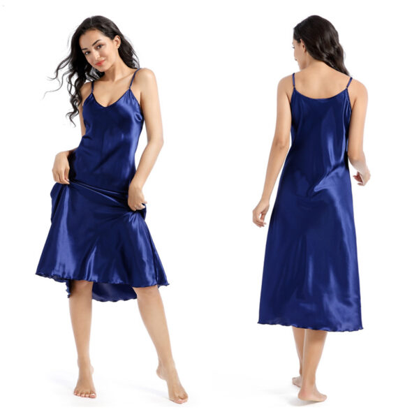 Chemise de nuit mi-longue slim sexy en denim léger et soie - Col en V profond avec bretelles - Bleu – Image 4