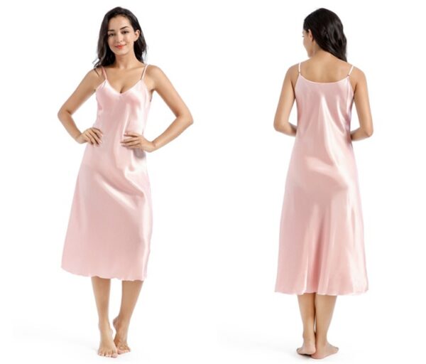 Chemise De Nuit Sexy Mi-Longue Slim En Denim Fin Et Soie, Décolleté En V Large Avec Bretelles, Rose – Image 2